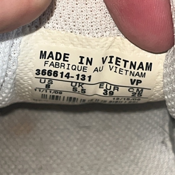 Nike women’s Reax White and Gray Sneakers with Lime Green Details size 8 - Picture 5 of 7